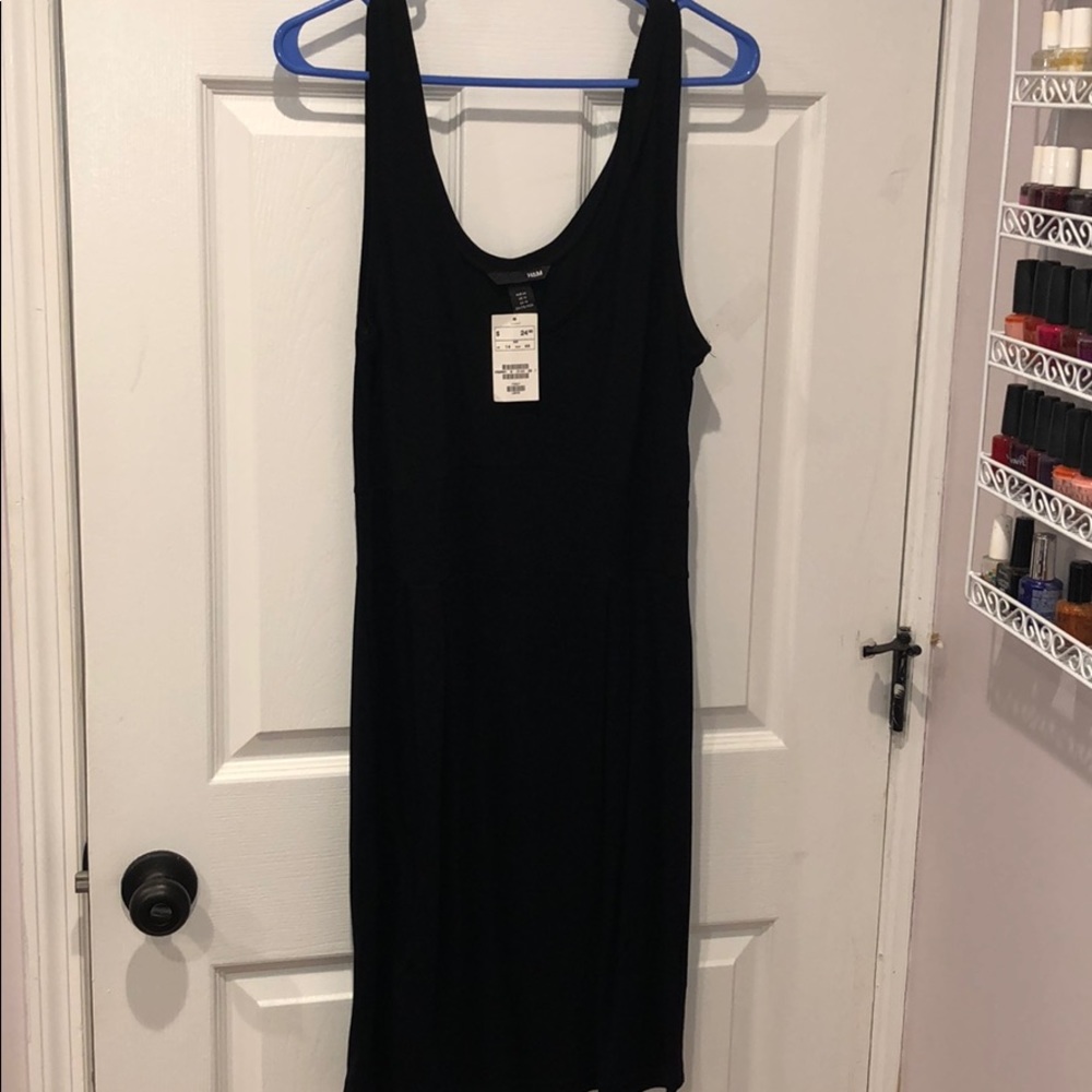 H & M black knee length dress.  Size 14 NWT